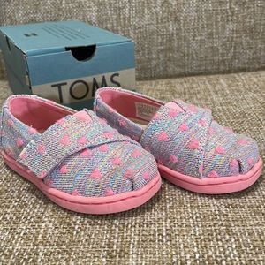 Tiny TOMS heart glitter shoes (toddler)
